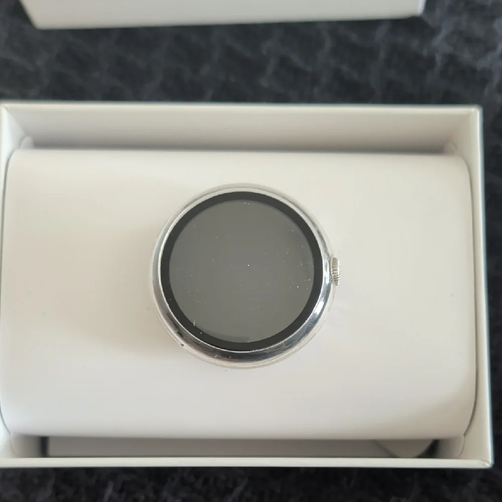 Google Pixel Watch-Polished Silver Case/Chalk Active Band-Excellent Condition